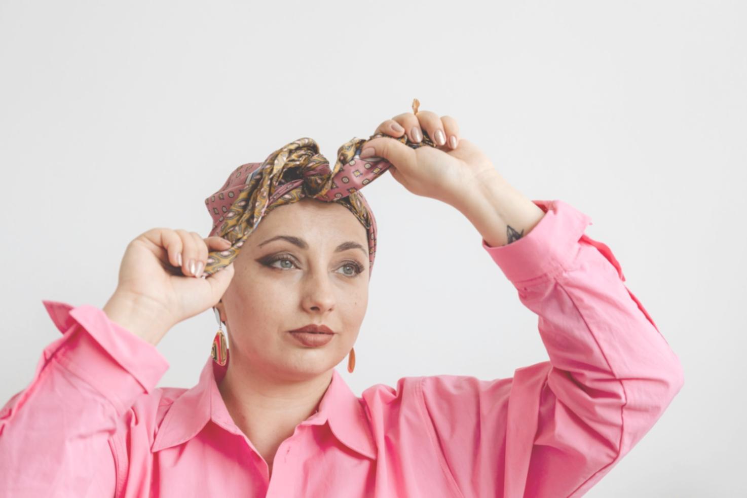 Студенты на практическом занятии по косметологии